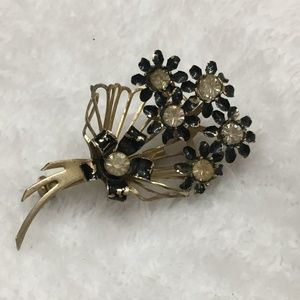 VINTAGE GOLD RHINSTONE FLOWER BROOCHE